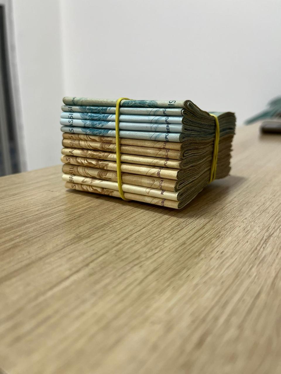 Slide 2 - DEIXA PINGAR NA SUA CONTA